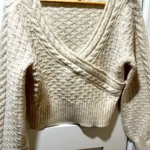 Cropped cut v neck brand new never worn sweater